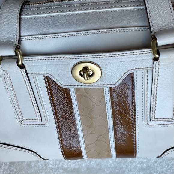 COACH HAMPTON IVORY/ OFF WHITE LEATHER HANDBAG WITH GOLD ACCENT HARDWARE - Picture 14 of 14